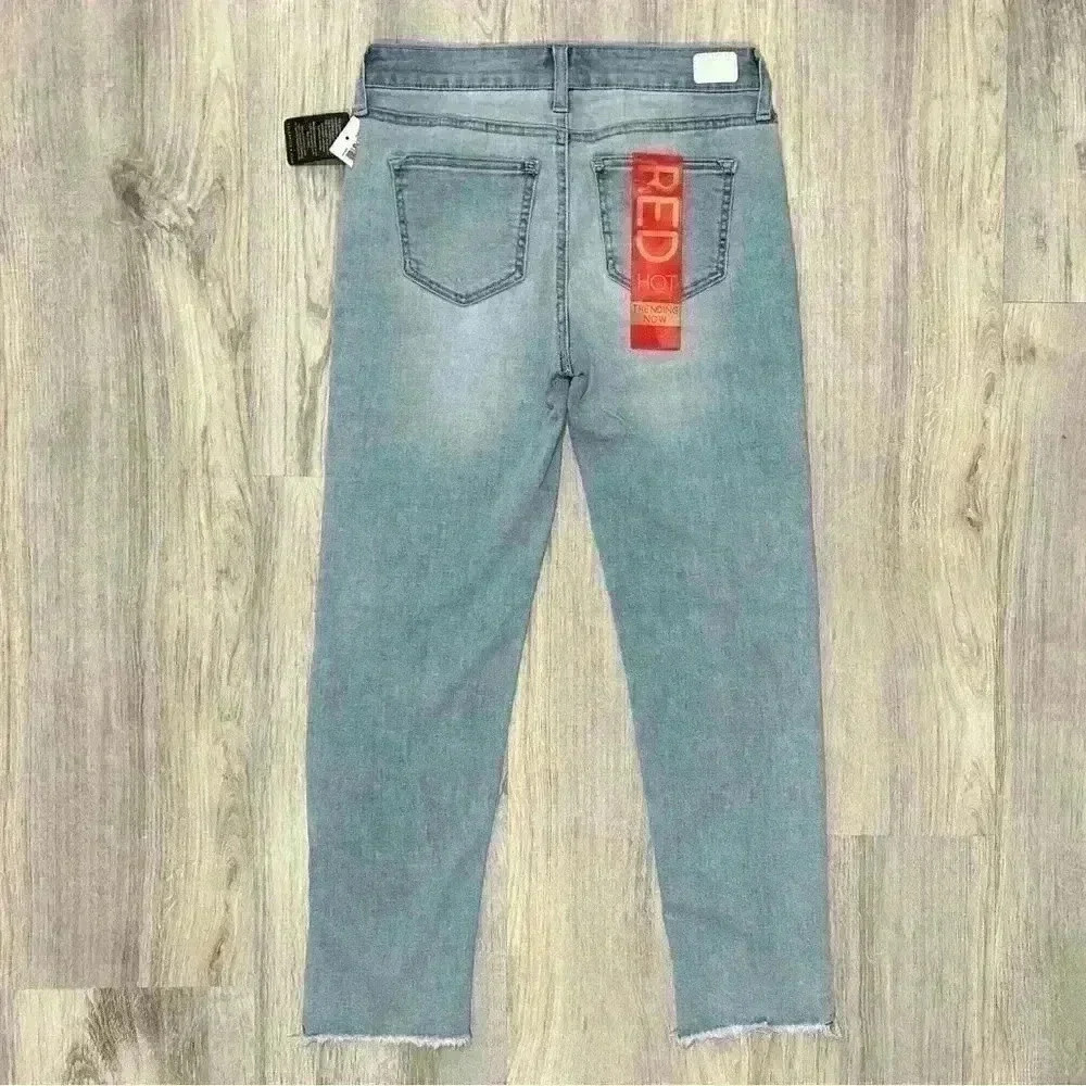 NWT Celebrity Pink Straight Rockaway Cropped Jeans Light Wash Denim Size 3 26” - Picture 4 of 9